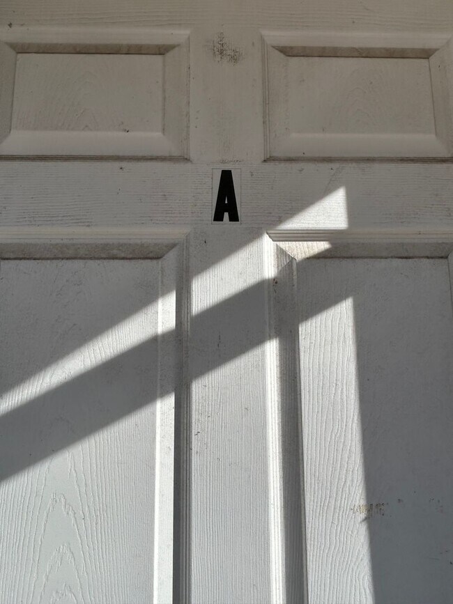 Foto del edificio - 208 W 1st St
