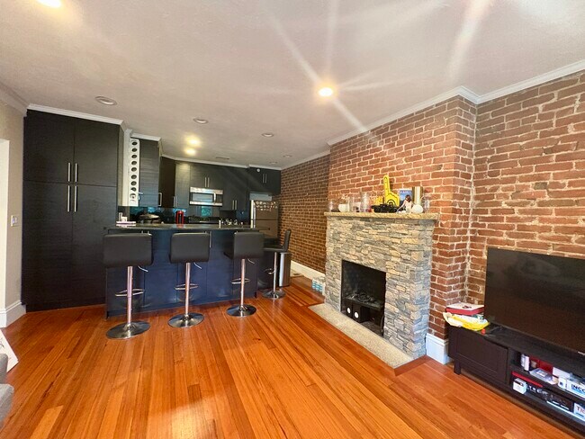Foto del edificio - 1614 Beacon St