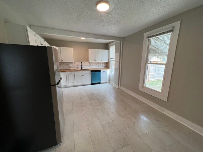 Foto del edificio - 3901 Rookwood Ave