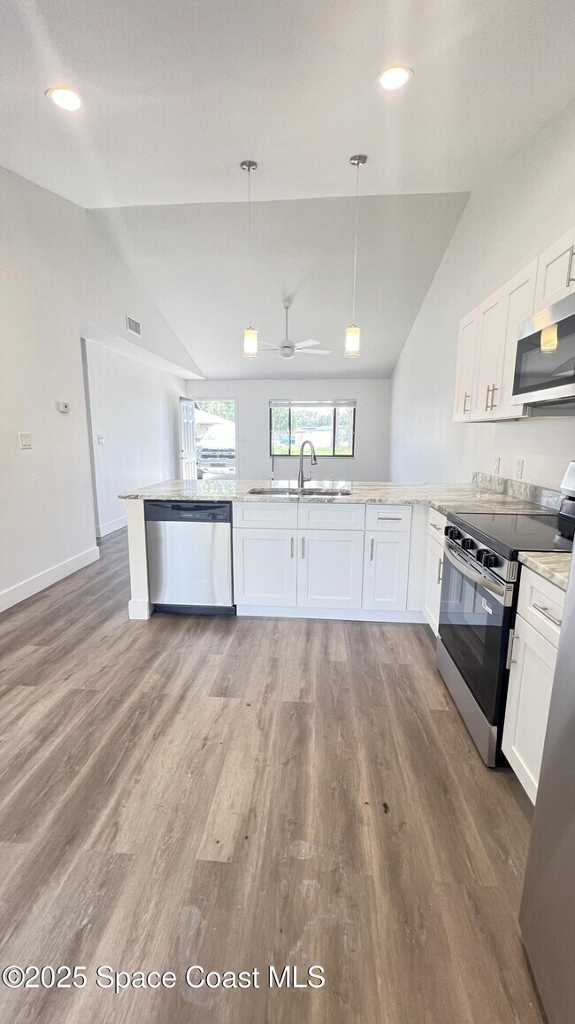 Foto del edificio - 1264 Shady Pines Ln