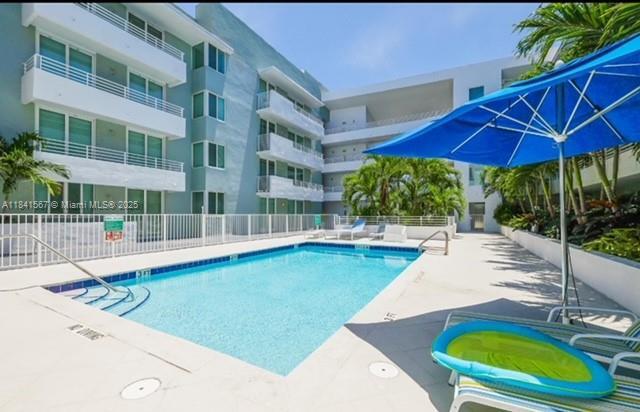 Foto del edificio - 7800 Collins Ave
