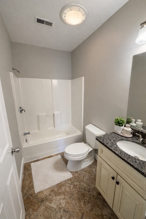 Building Photo - 283 Lincoln Ave