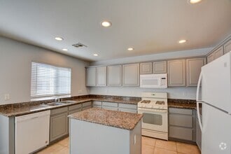 Building Photo - 328 Mali Heights Ct