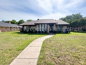 Building Photo - 2006 Pleasant Dr