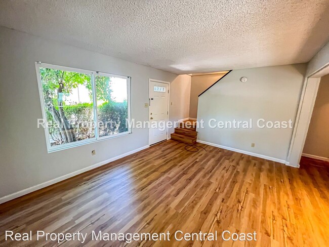 Building Photo - 2 br, 1.5 bath House - 256 Townhouse Terrace
