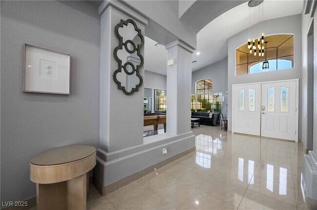 Foto del edificio - 1400 Castle Crest Dr