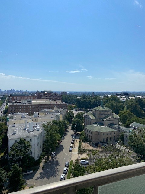 Foto del edificio - 1 E University Pky