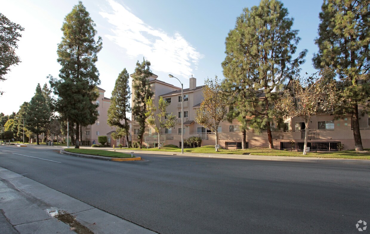 Somerset Oaks Apartments Somerset Oaks Apartments