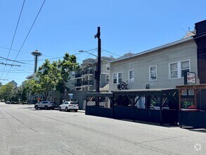 Building Photo - 813 5th Ave N