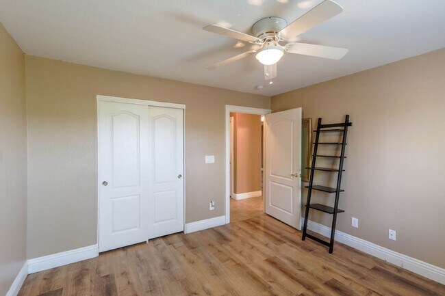 Foto del edificio - Beautiful, Single Story, 2 bed, 2 bath, To...
