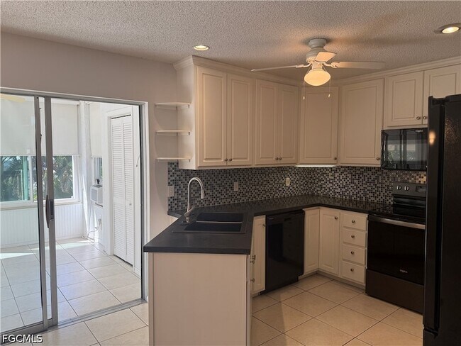 Foto del edificio - 7400 College Pkwy
