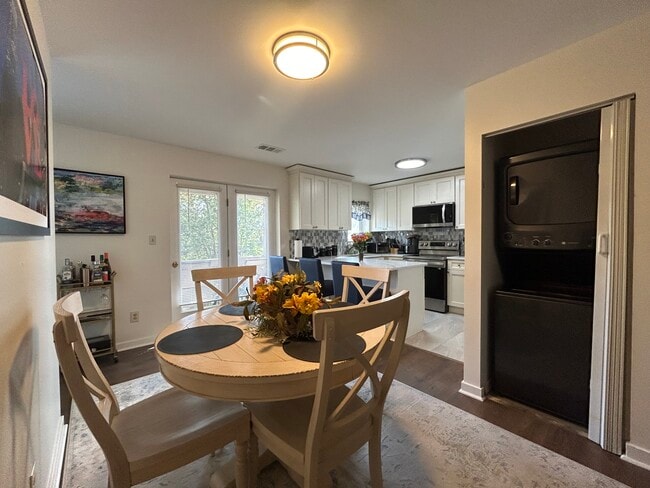 Foto del edificio - 4003 Eastview Ln