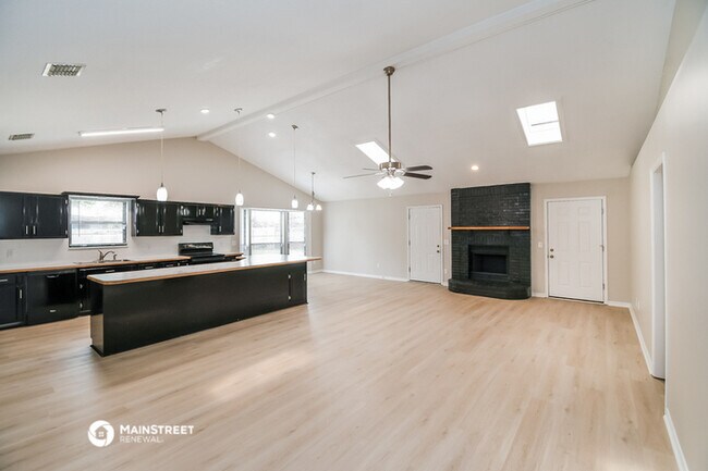 Building Photo - 5040 Biscay Ct