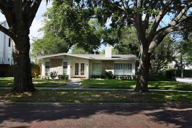 3/2 in College Park near Lake Ivanhoe - 3/2 in College Park near Lake Ivanhoe House