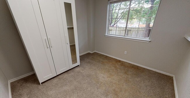 Building Photo - 12401 Uttimer Ln
