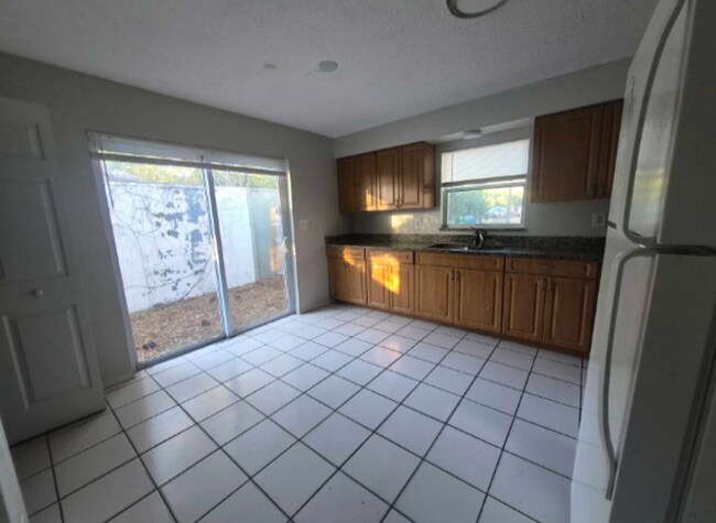 Foto del edificio - 15117 Avalon Ave