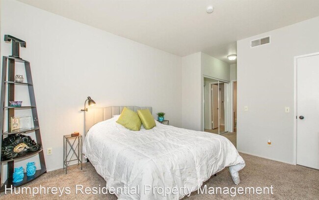 Building Photo - 2 br, 2 bath House - 2050 Camino De La Rei...