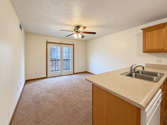 Foto del edificio - 323 Creekside Dr