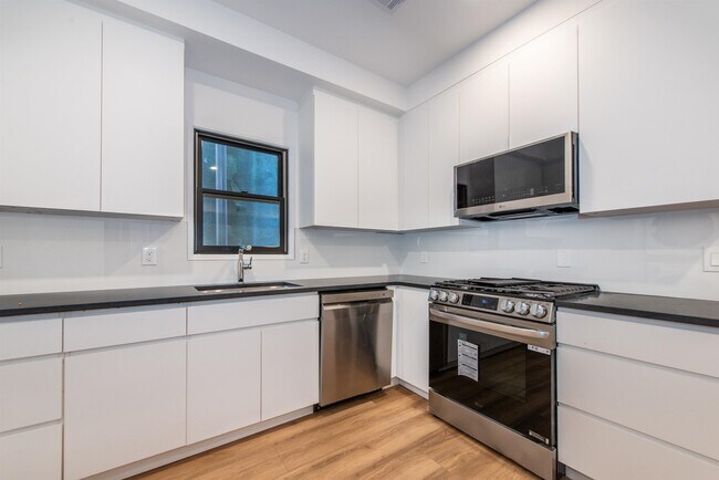 Building Photo - 206 Harrison Ave