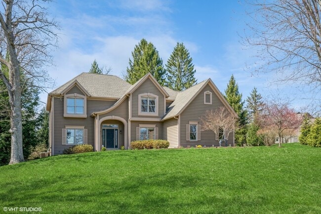Building Photo - 7111 Saddle Oaks Dr