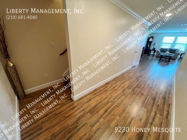 Foto del edificio - 9230 Honey Mesquite