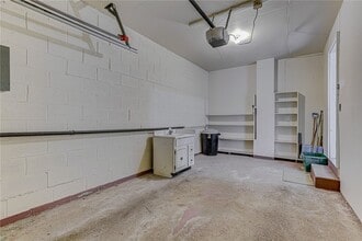 Building Photo - 79 Wintergreen Way