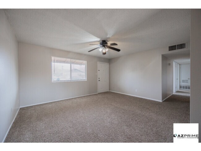 Foto del edificio - Introducing this Exceptional Tempe 3/2 House!