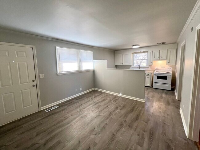 Photo - 1635 B Evelyn Ave. Apartment