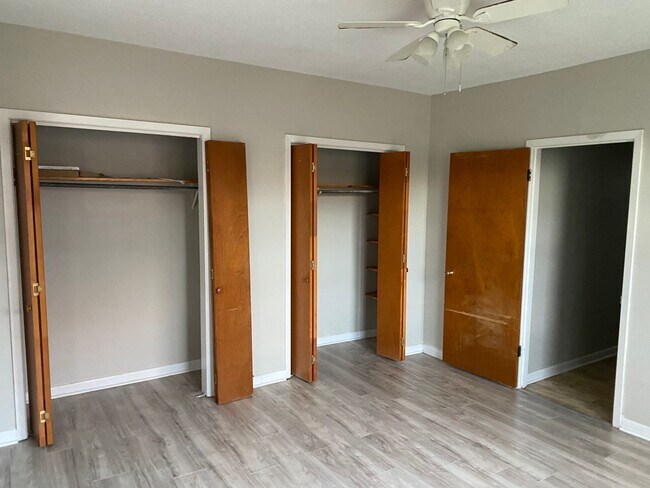 Foto del edificio - 260 Wyandotte St