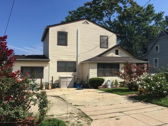 Primary Photo - 113 Burlington Ave