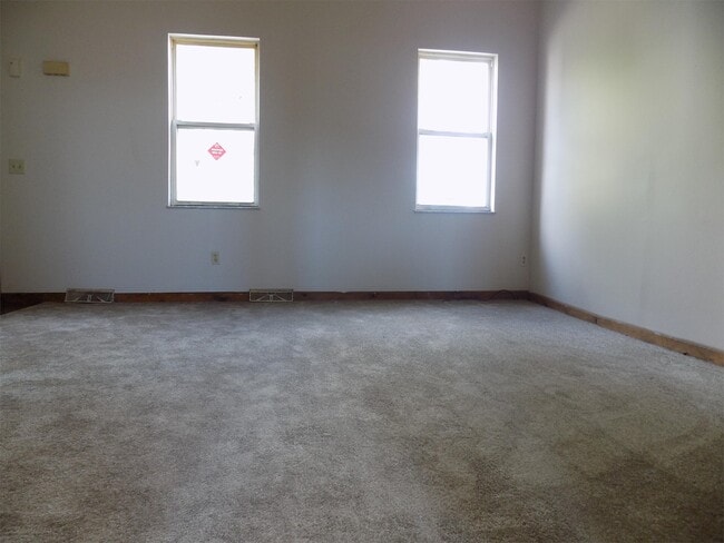 Building Photo - 2125 Straubs Ln