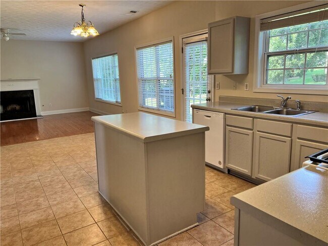 Foto del edificio - 1511 Hampton Woods Dr