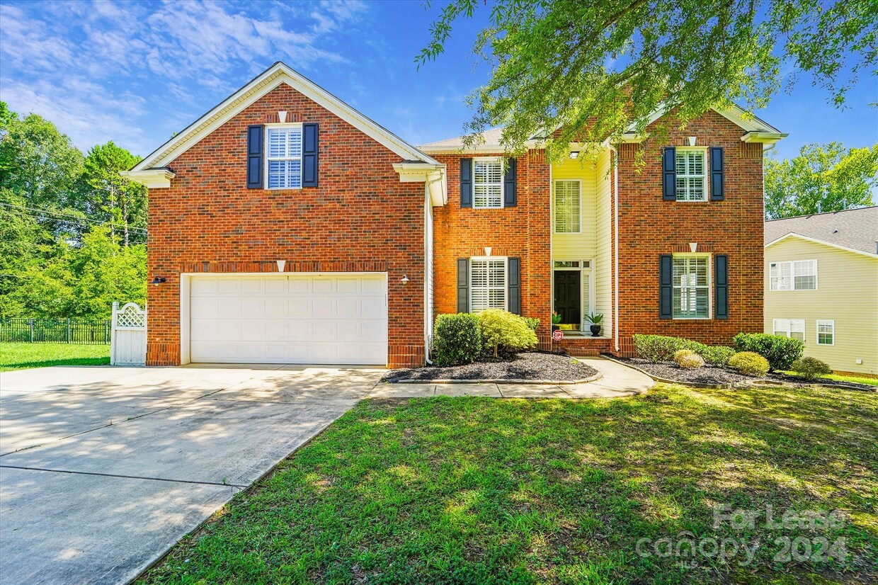 Foto principal - 11940 Southcrest Ln