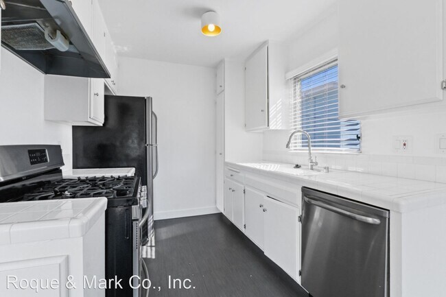 Foto del edificio - 2 br, 1 bath Apartment - 1043 5th Street 1...