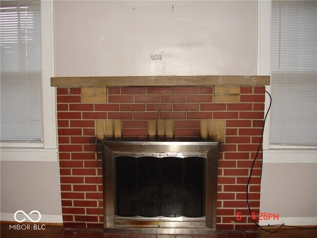 Foto del edificio - 5223 E 10th St