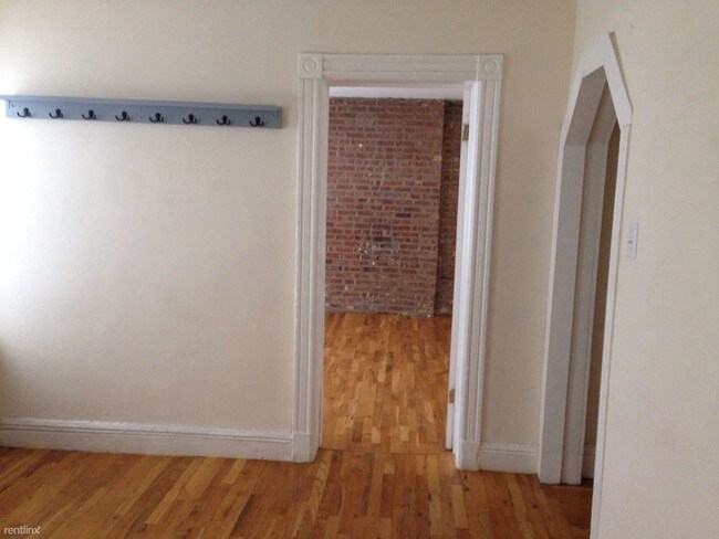 Building Photo - 462 Carroll St