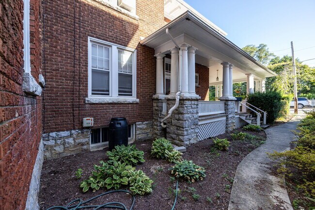 Building Photo - 291-A Newman Avenue