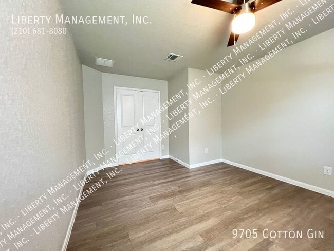 Building Photo - 3 Bedroom, 2 Bath Home with an Office near...