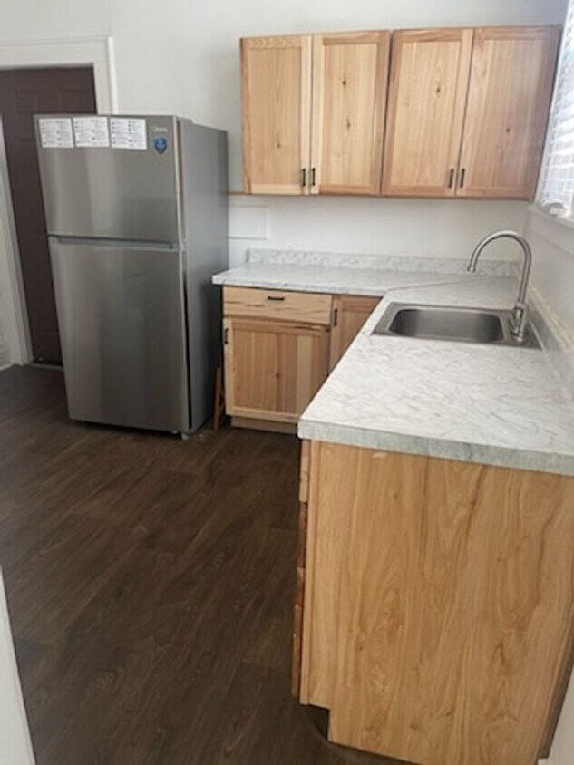 Foto principal - 2515-2517 Midland Ave