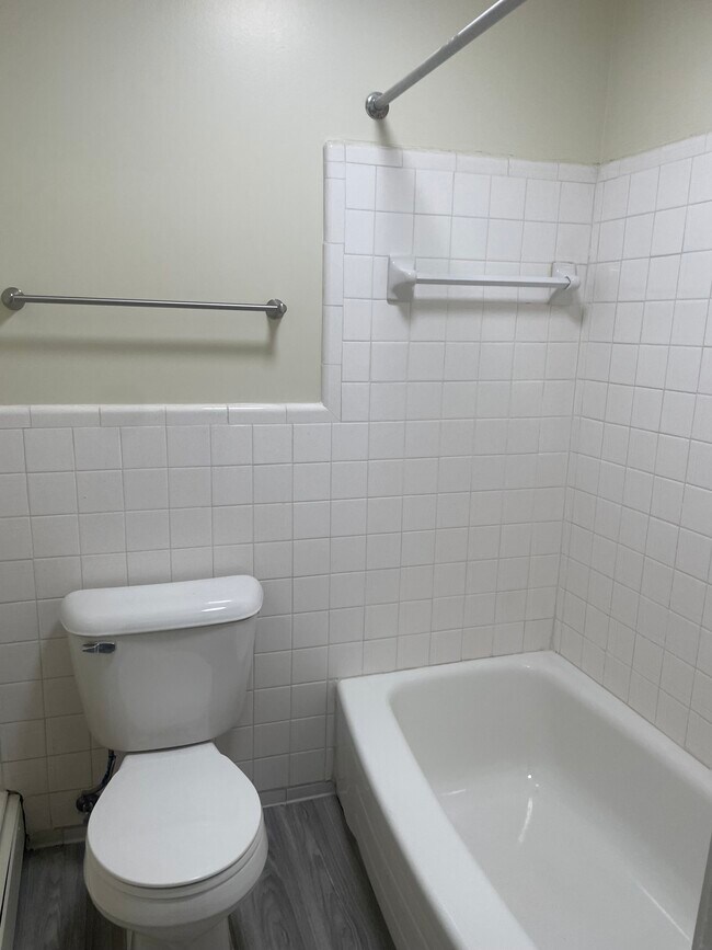 Bathroom - Arbor Village Apartments