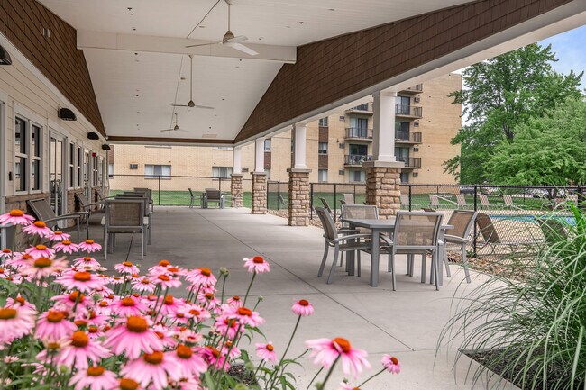 Foto del edificio - Chestnut Lake