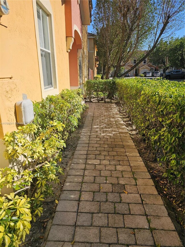 Foto del edificio - 16658 SW 79th Terrace