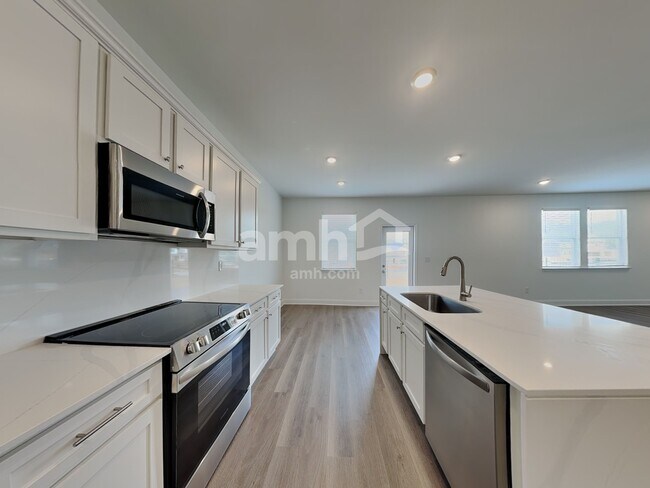 Foto del edificio - 425 Hickory Pointe Rd