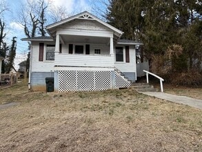 Building Photo - 330 Montgomery Ave