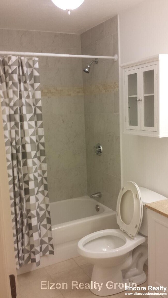 Foto del edificio - 276 Chestnut Hill Ave