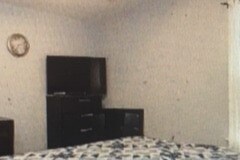 Main hab. - 3009 Bronson Blvd