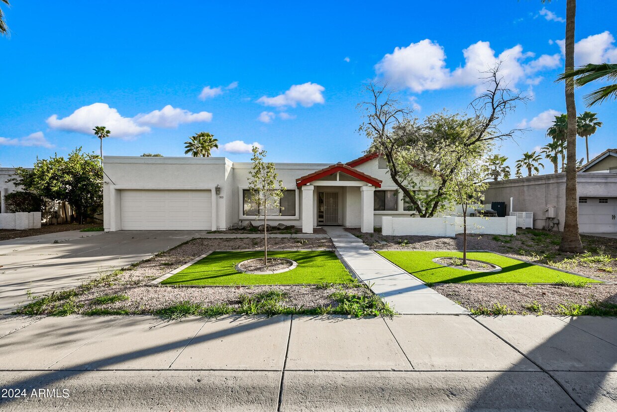 Foto principal - 1831 E La Jolla Dr
