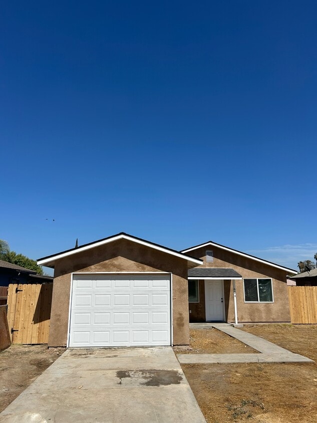 Foto principal - 624 N Smith Rd