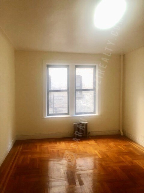 Building Photo - 200 Dyckman St