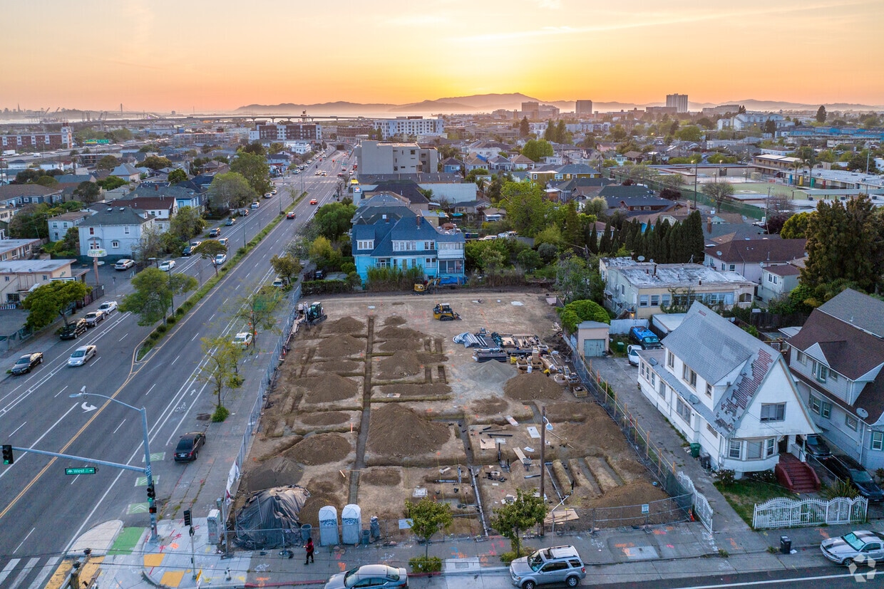 W Aerial View - ArtHaus 820